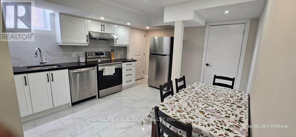 Photo 2 of Basement 19 Silkgrove Terrace, Markham ON