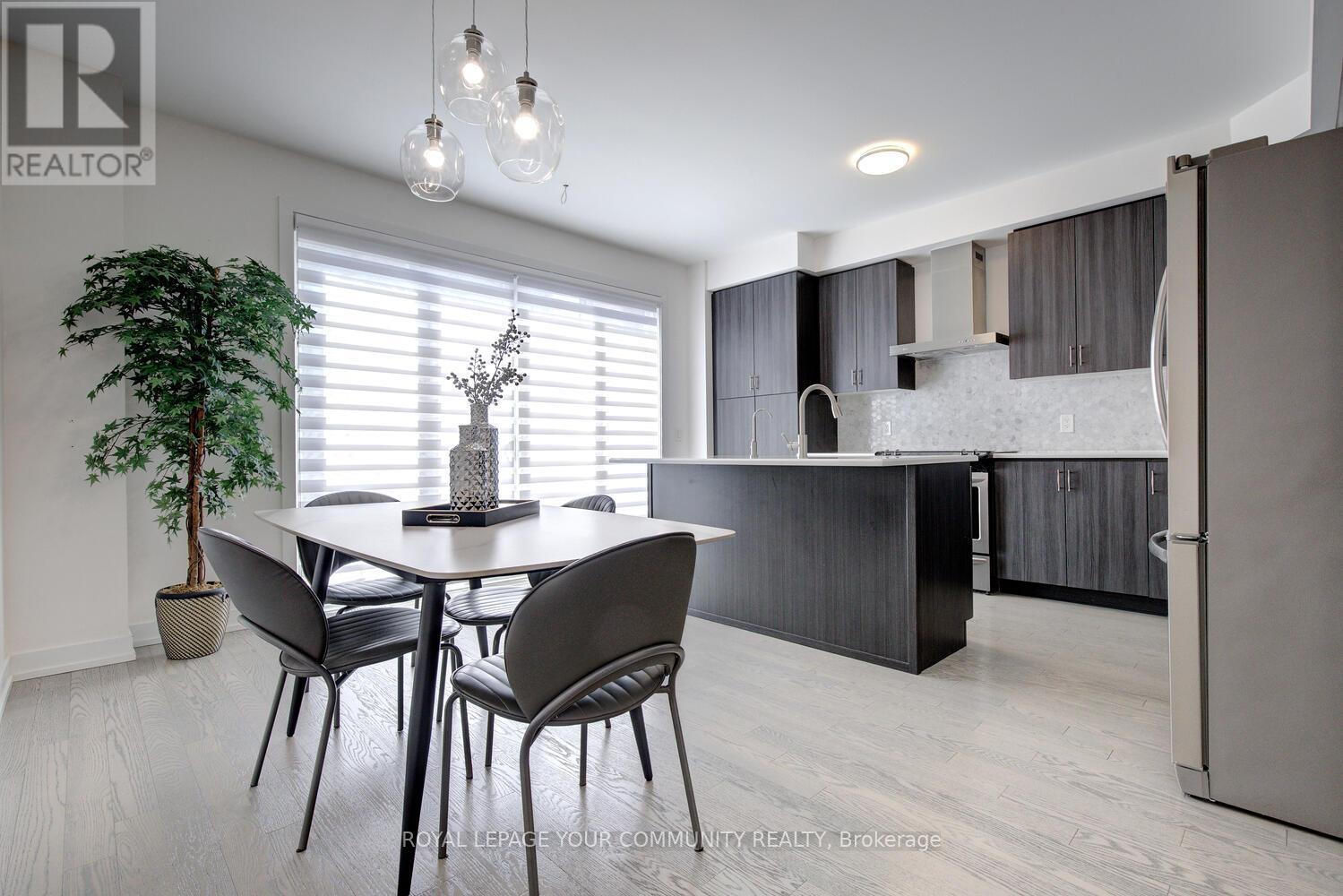 Photo 22 of 16 Glenngarry Crescent, Vaughan ON