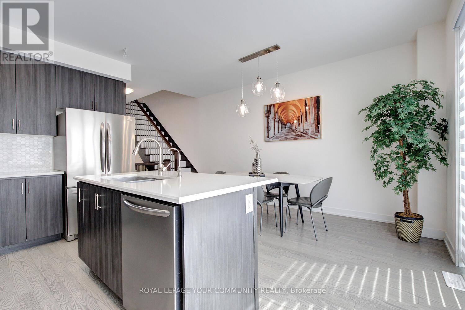 Photo 26 of 16 Glenngarry Crescent, Vaughan ON