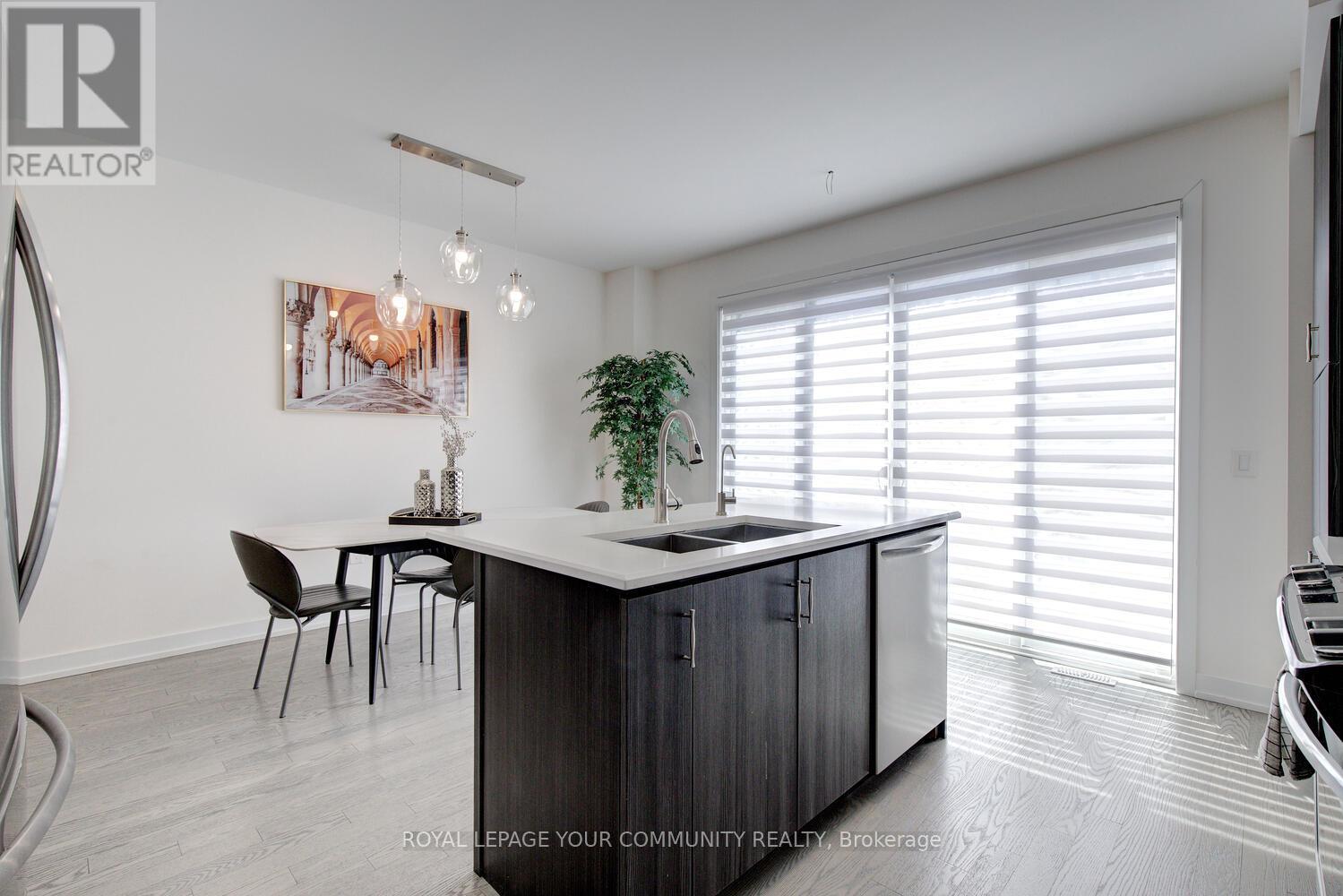Photo 27 of 16 Glenngarry Crescent, Vaughan ON