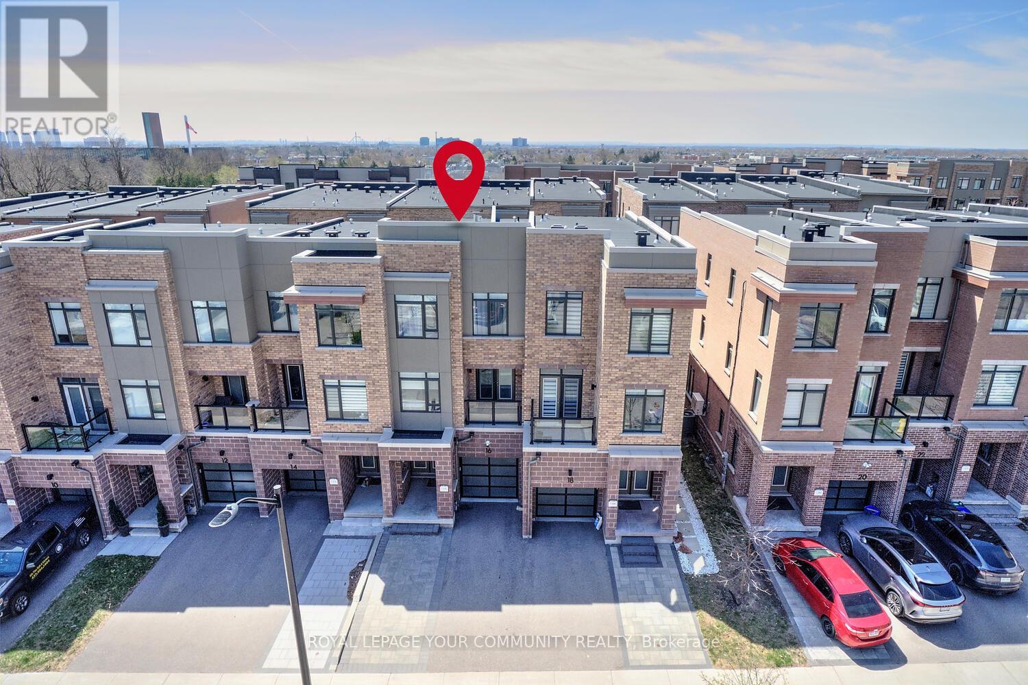 Photo 45 of 16 Glenngarry Crescent, Vaughan ON