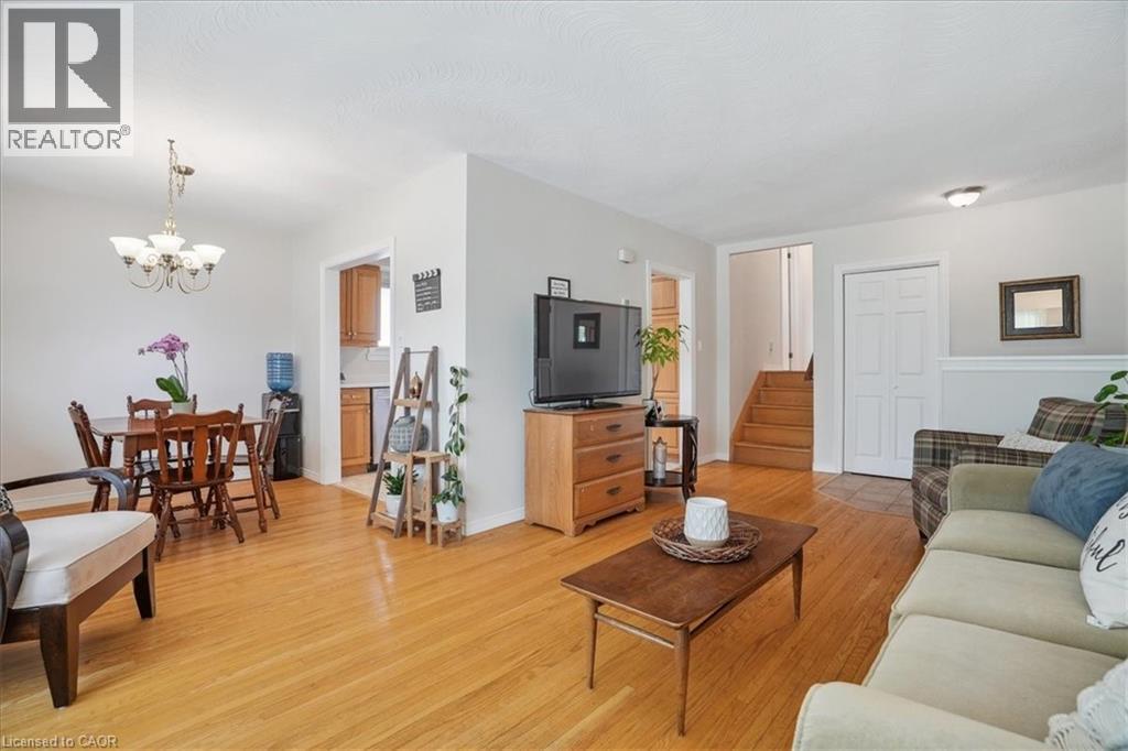 Photo 4 of 2426 Tait Avenue, Burlington ON