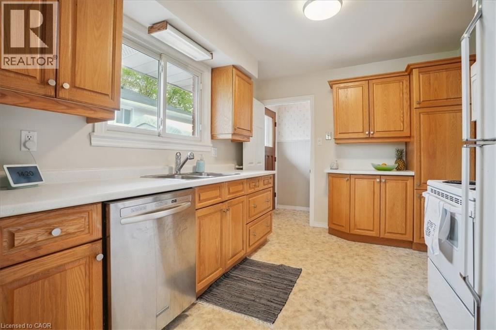Photo 7 of 2426 Tait Avenue, Burlington ON