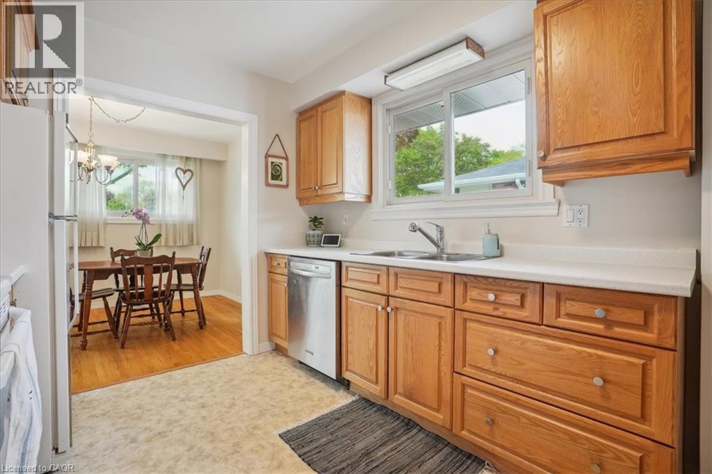 Photo 10 of 2426 Tait Avenue, Burlington ON