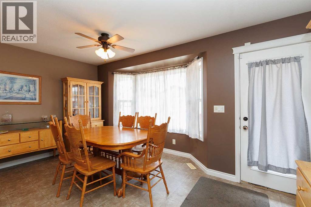 Photo 8 of 64 Irving Crescent, Red Deer AB