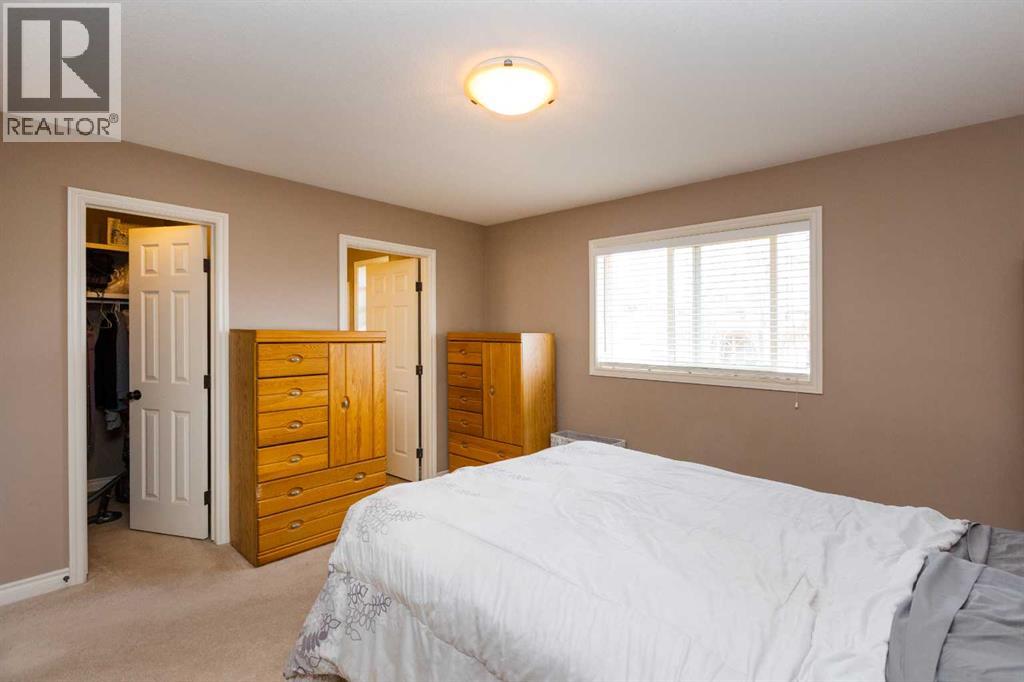 Photo 15 of 64 Irving Crescent, Red Deer AB