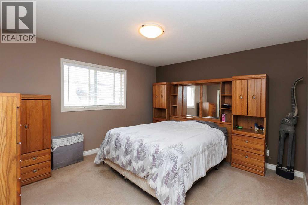 Photo 14 of 64 Irving Crescent, Red Deer AB