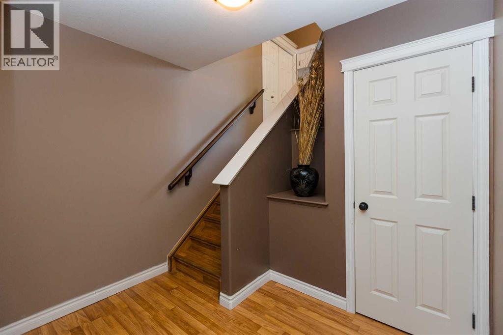 Photo 20 of 64 Irving Crescent, Red Deer AB
