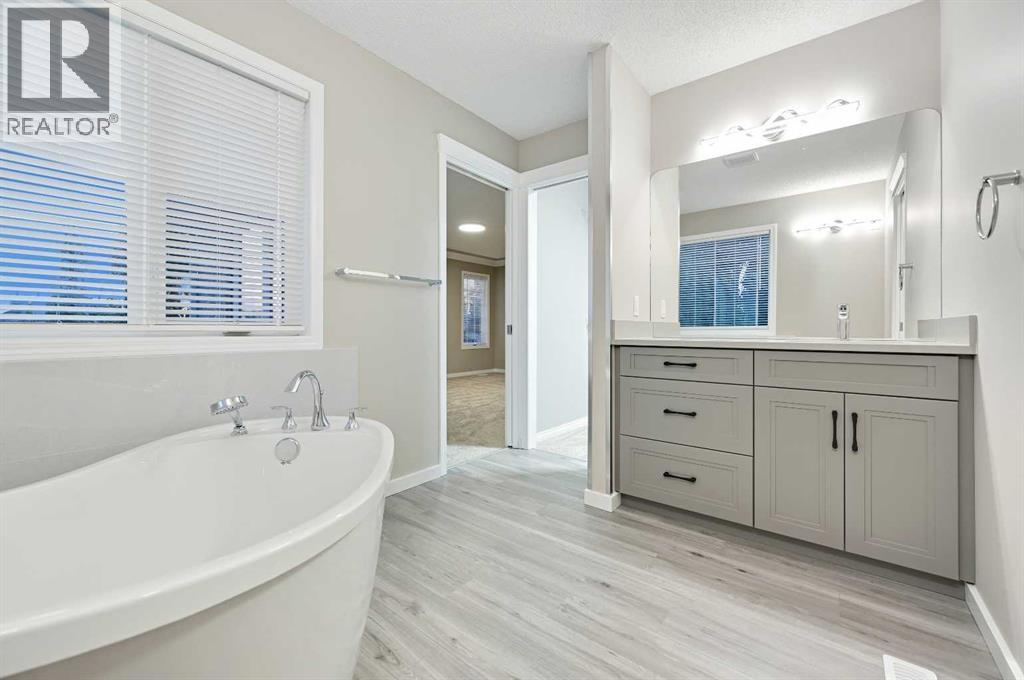 Photo 27 of 402 Mt Douglas Place Se, Calgary AB