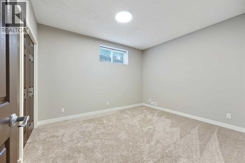 Photo 37 of 402 Mt Douglas Place Se, Calgary AB