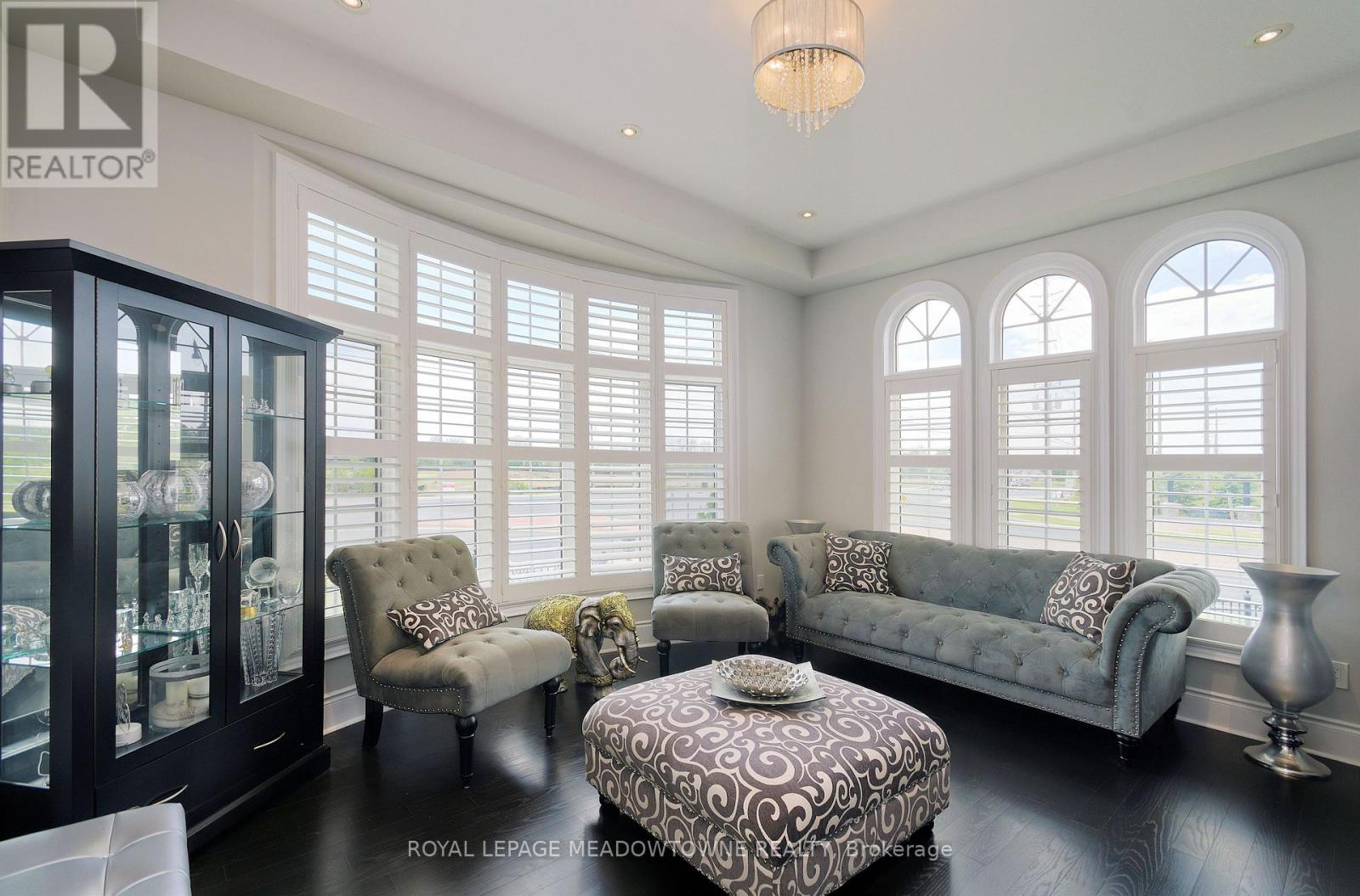 Photo 16 of 1 Royal West Drive, Brampton ON