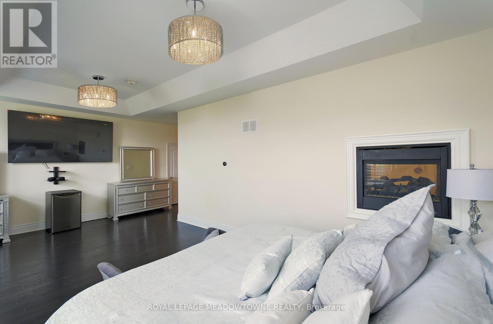 Photo 20 of 1 Royal West Drive, Brampton ON