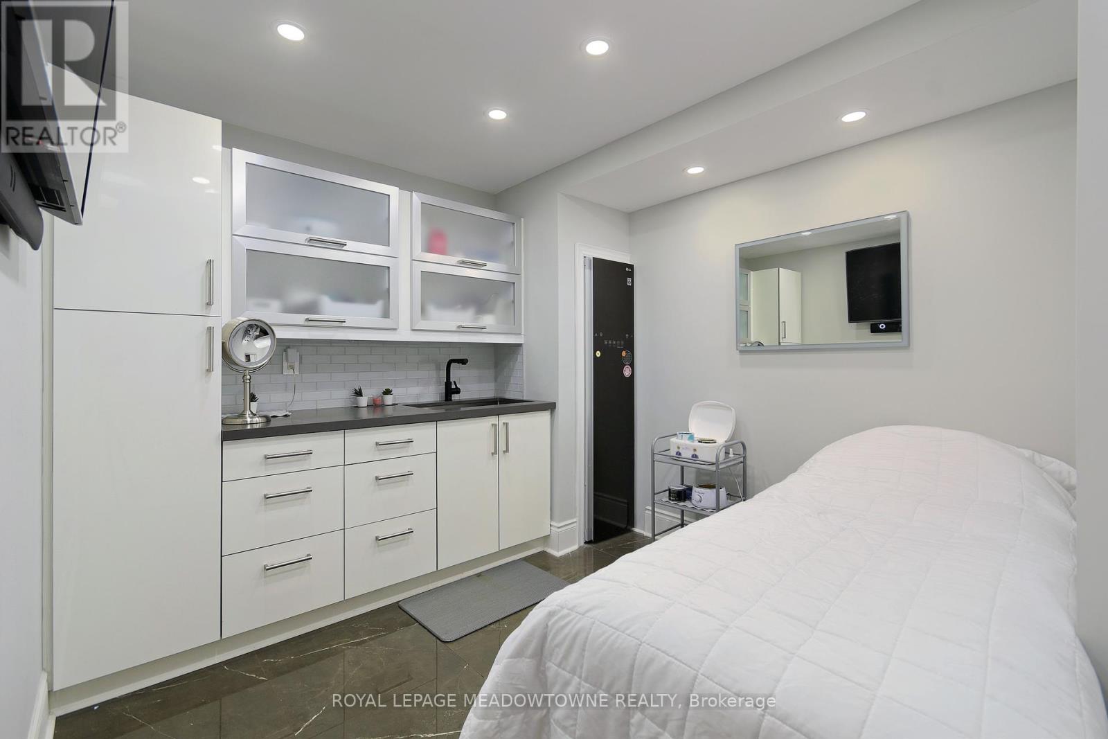 Photo 43 of 1 Royal West Drive, Brampton ON