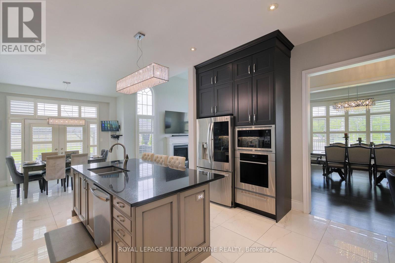 Photo 9 of 1 Royal West Drive, Brampton ON