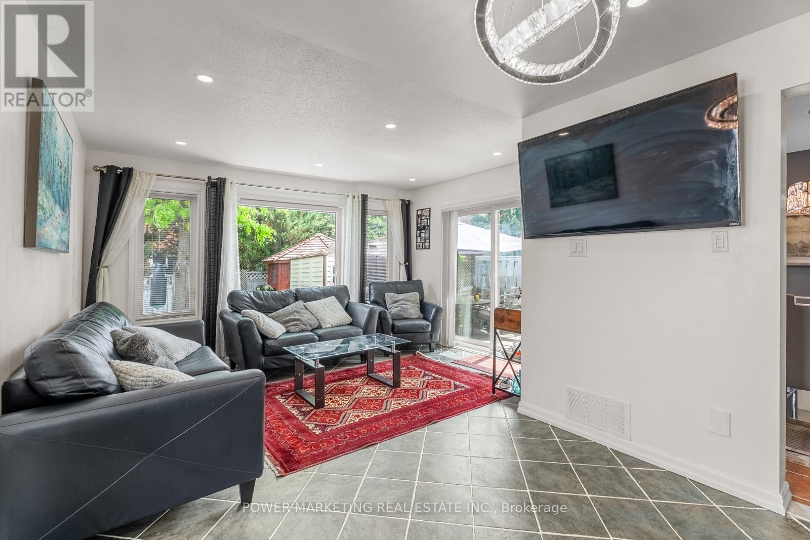 Photo 15 of 49 Shandon Avenue, Ottawa ON