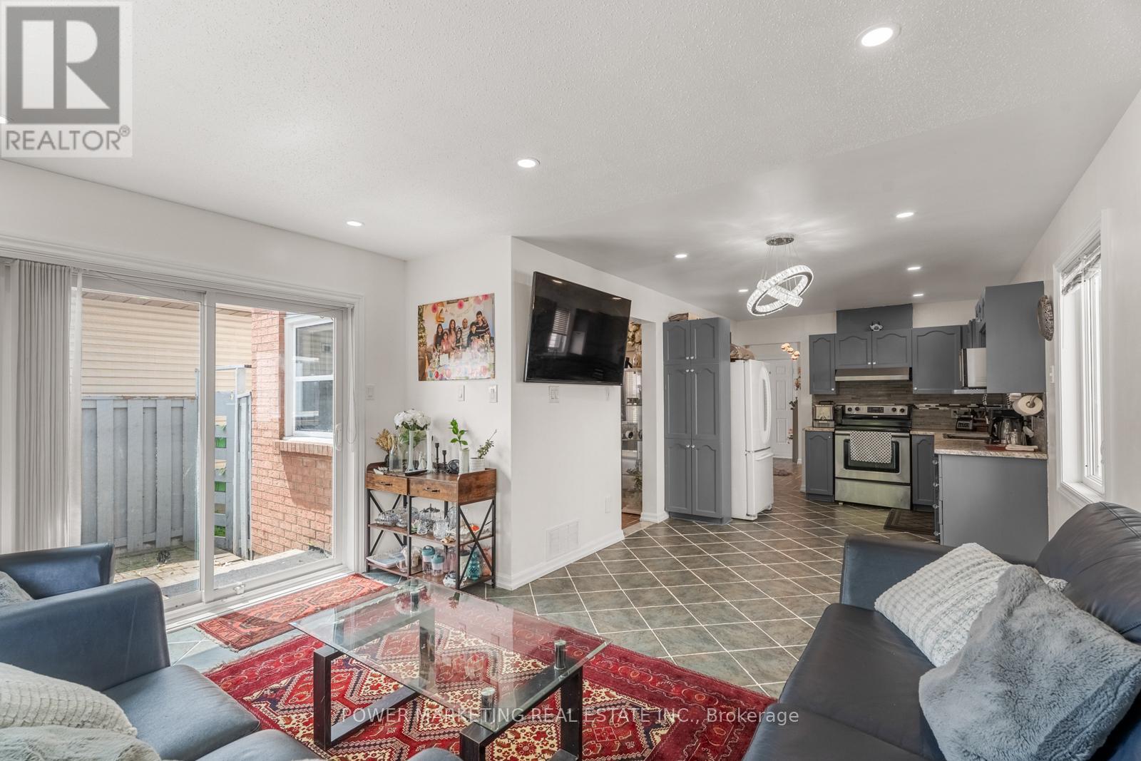 Photo 16 of 49 Shandon Avenue, Ottawa ON