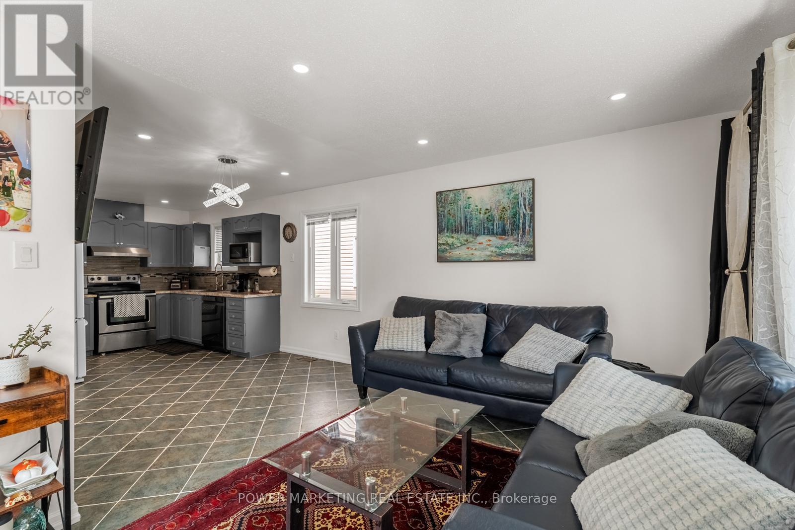Photo 17 of 49 Shandon Avenue, Ottawa ON