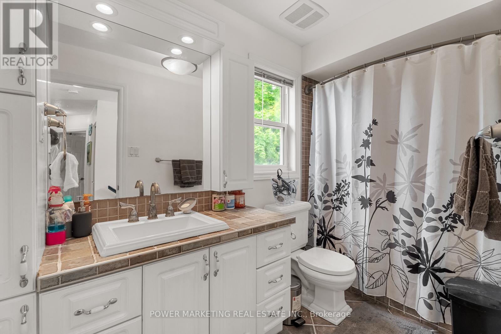 Photo 23 of 49 Shandon Avenue, Ottawa ON