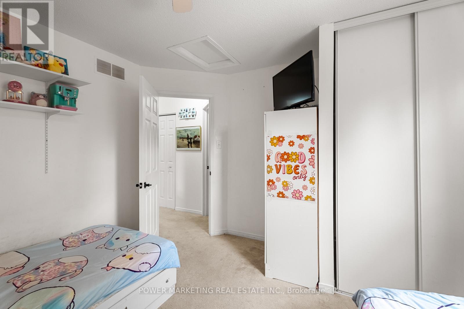 Photo 25 of 49 Shandon Avenue, Ottawa ON