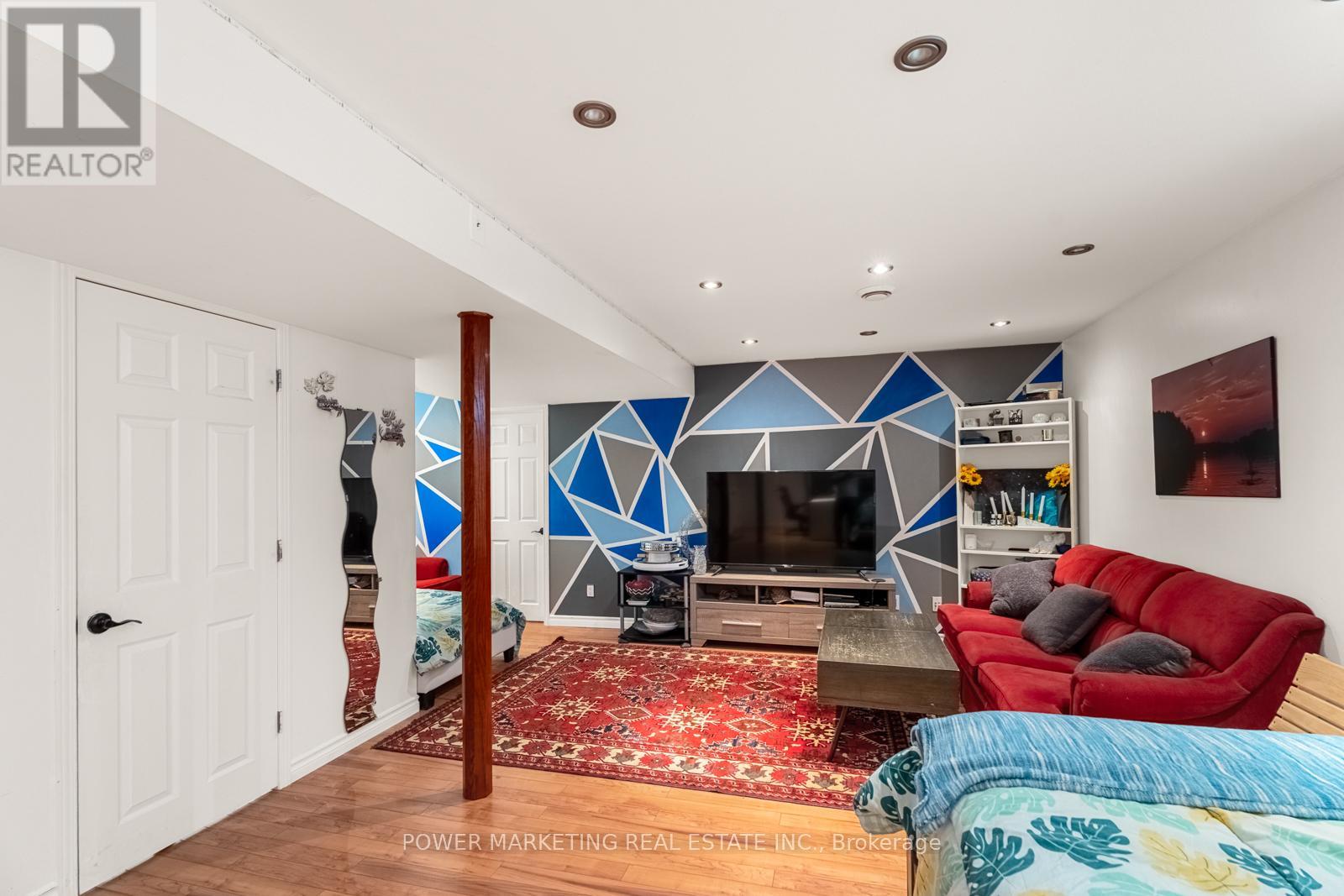 Photo 29 of 49 Shandon Avenue, Ottawa ON