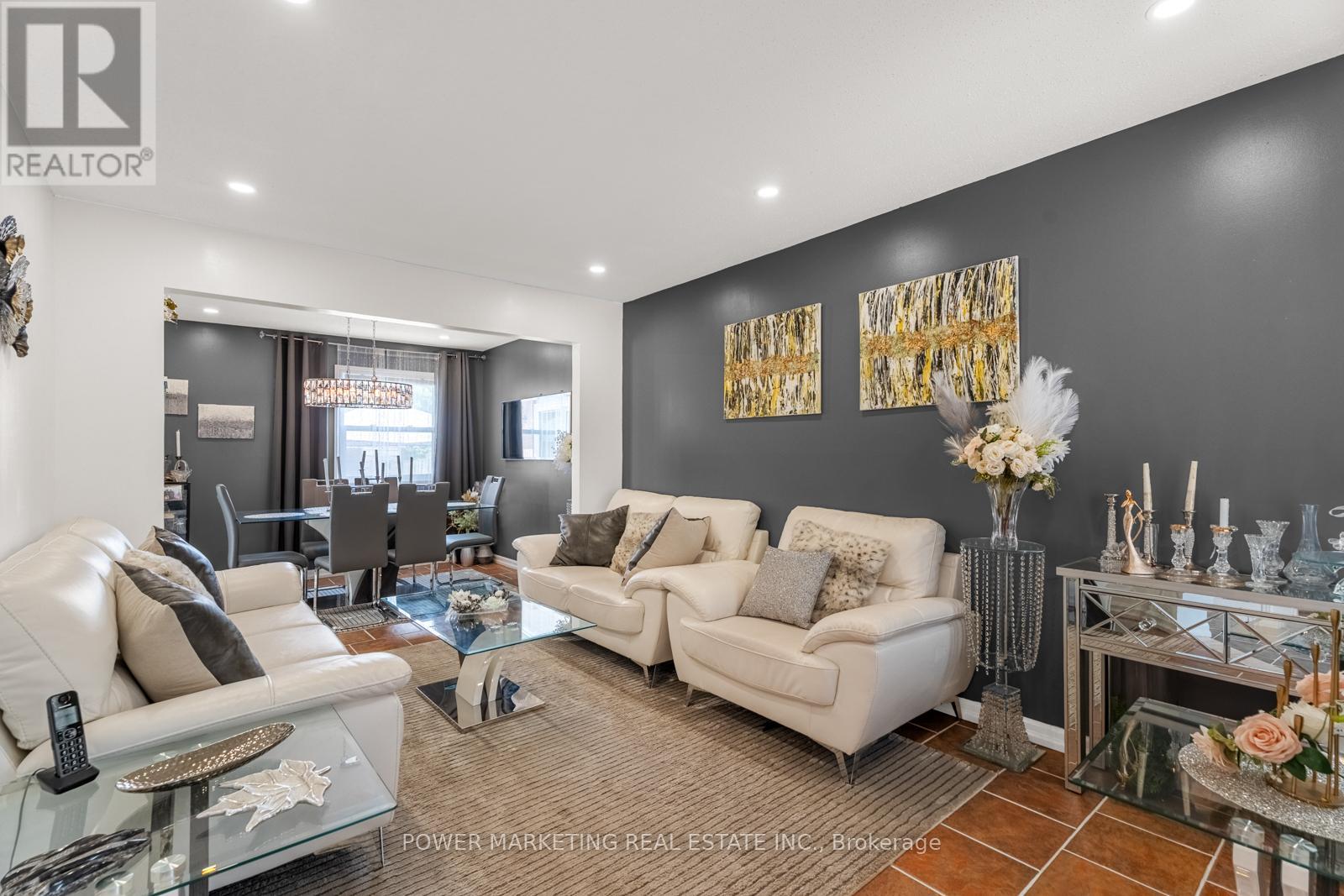 Photo 9 of 49 Shandon Avenue, Ottawa ON