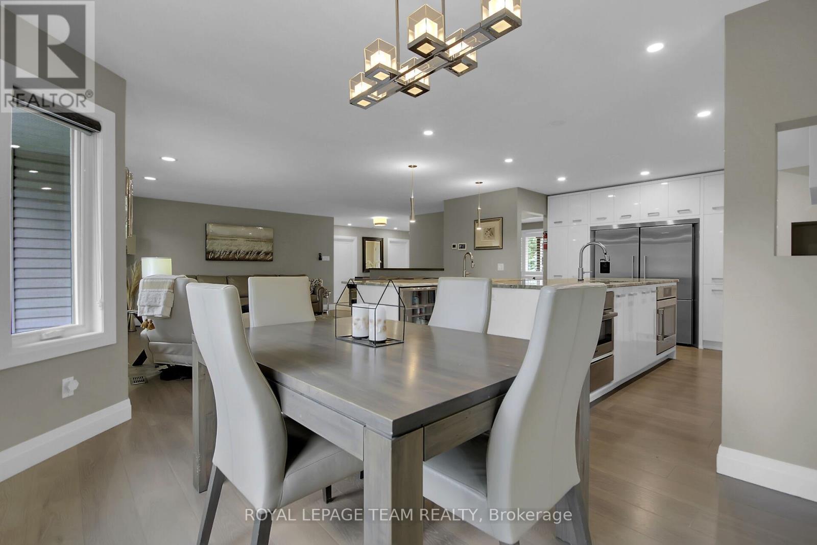 Photo 12 of 8 Richland Drive, Ottawa ON