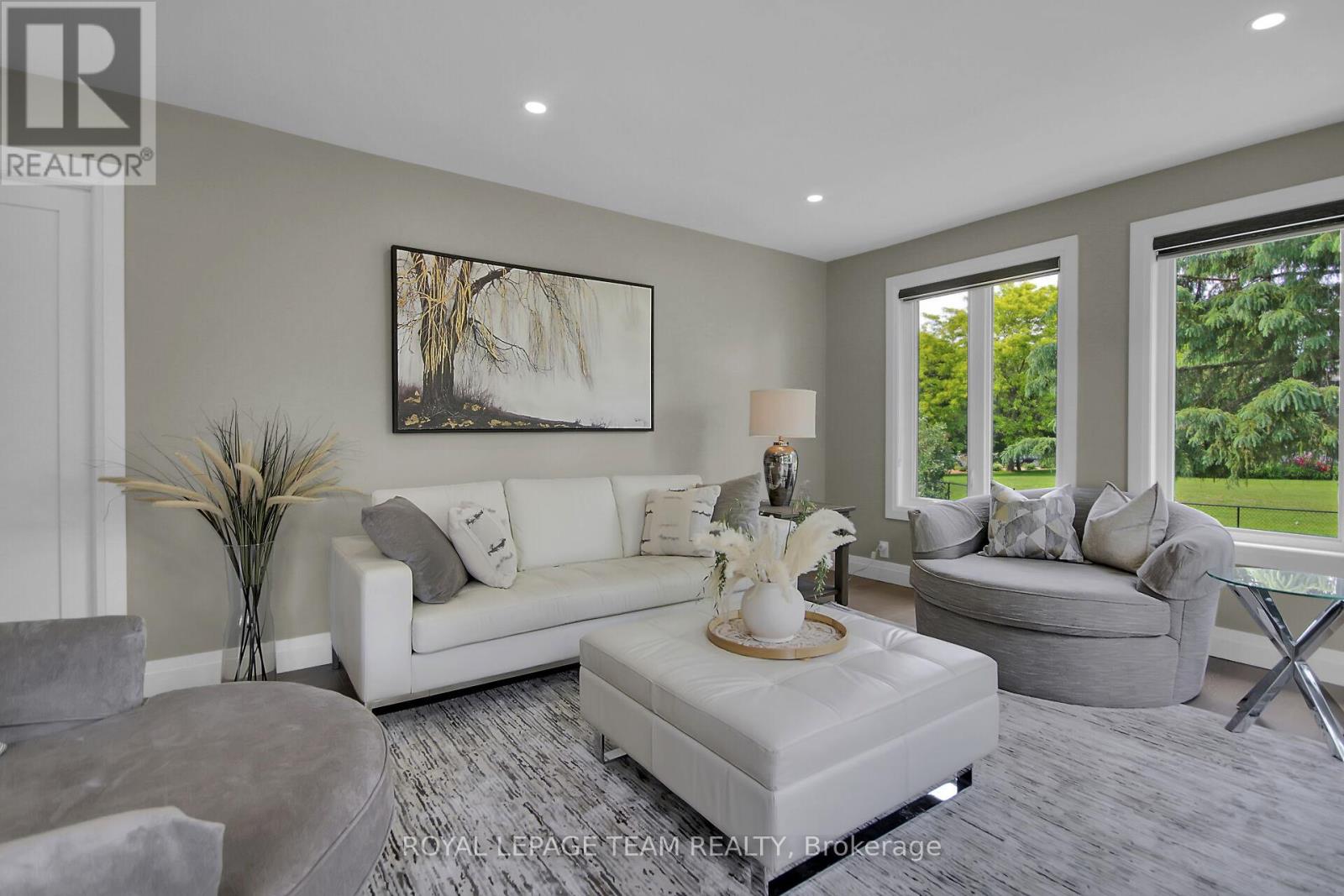 Photo 13 of 8 Richland Drive, Ottawa ON