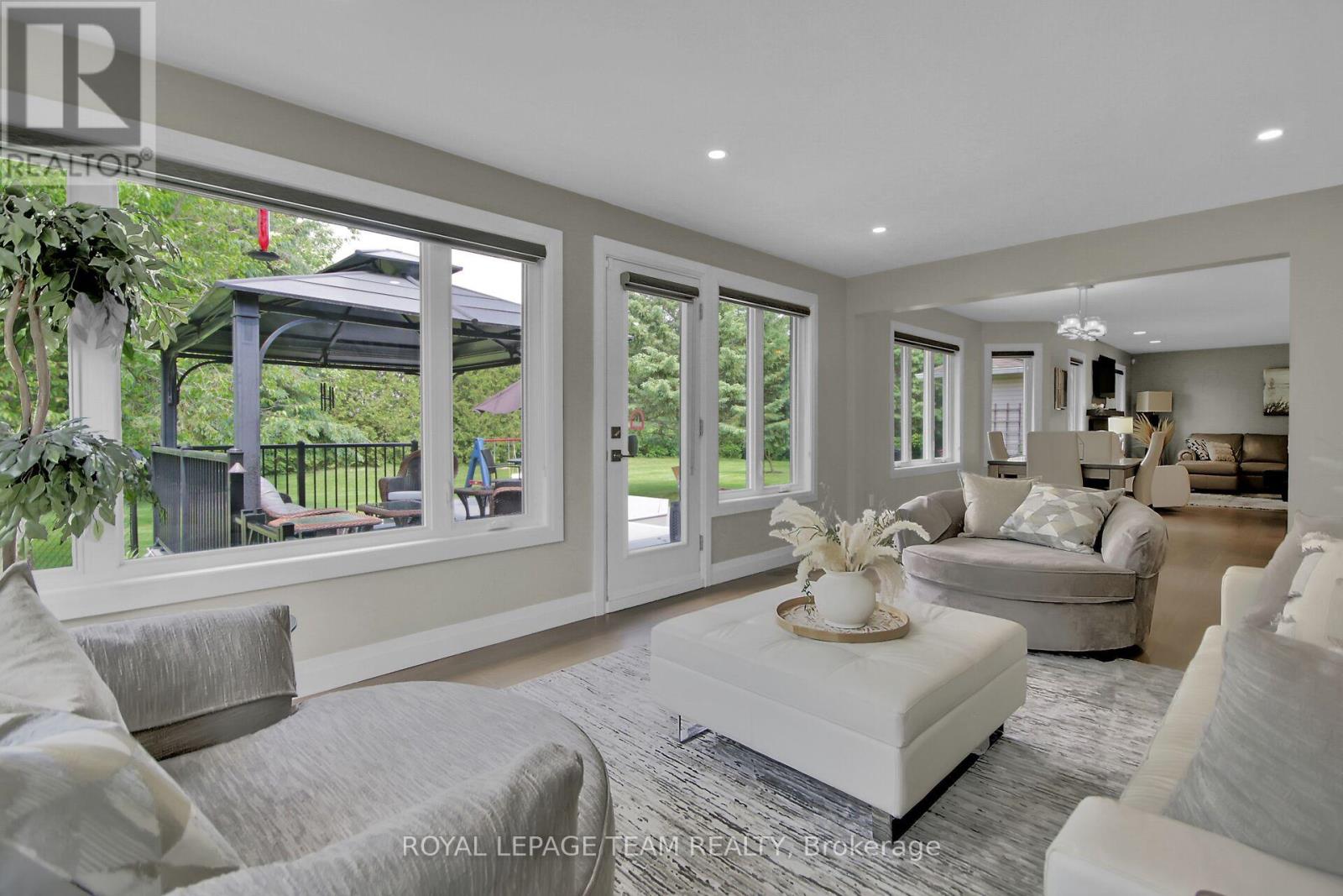 Photo 14 of 8 Richland Drive, Ottawa ON