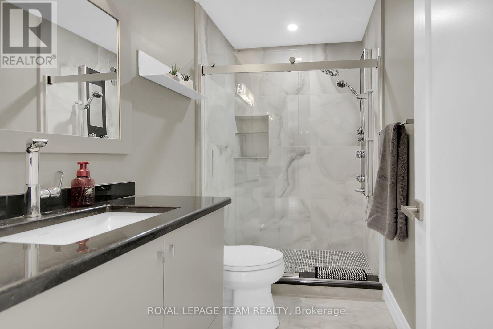 Photo 29 of 8 Richland Drive, Ottawa ON