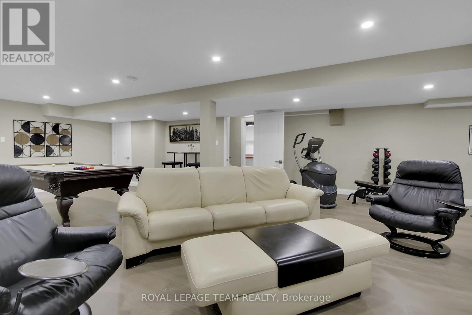Photo 32 of 8 Richland Drive, Ottawa ON