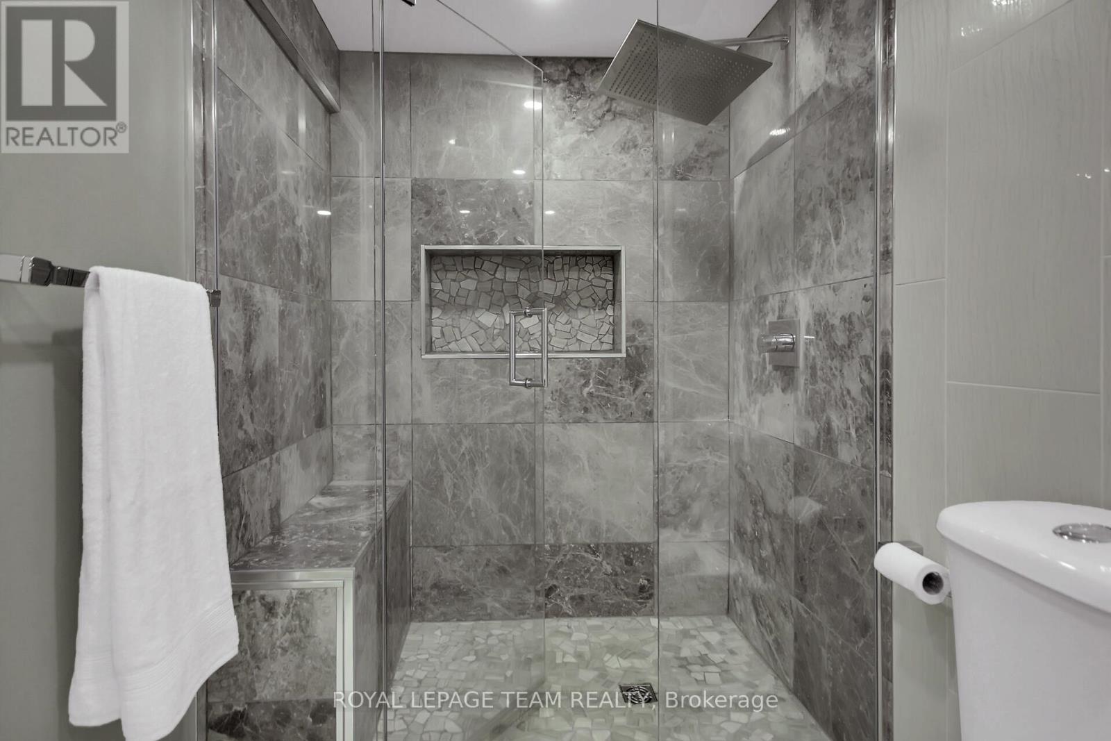 Photo 40 of 8 Richland Drive, Ottawa ON