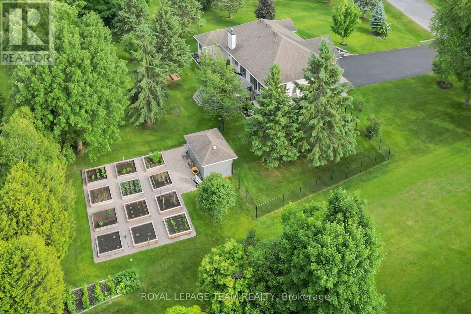 Photo 45 of 8 Richland Drive, Ottawa ON
