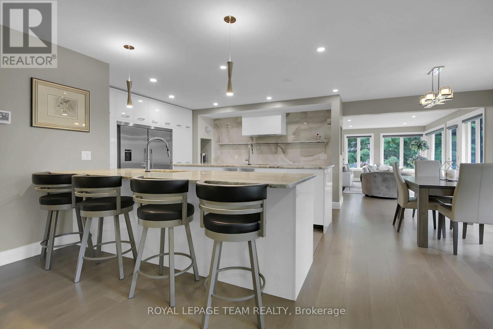 Photo 7 of 8 Richland Drive, Ottawa ON