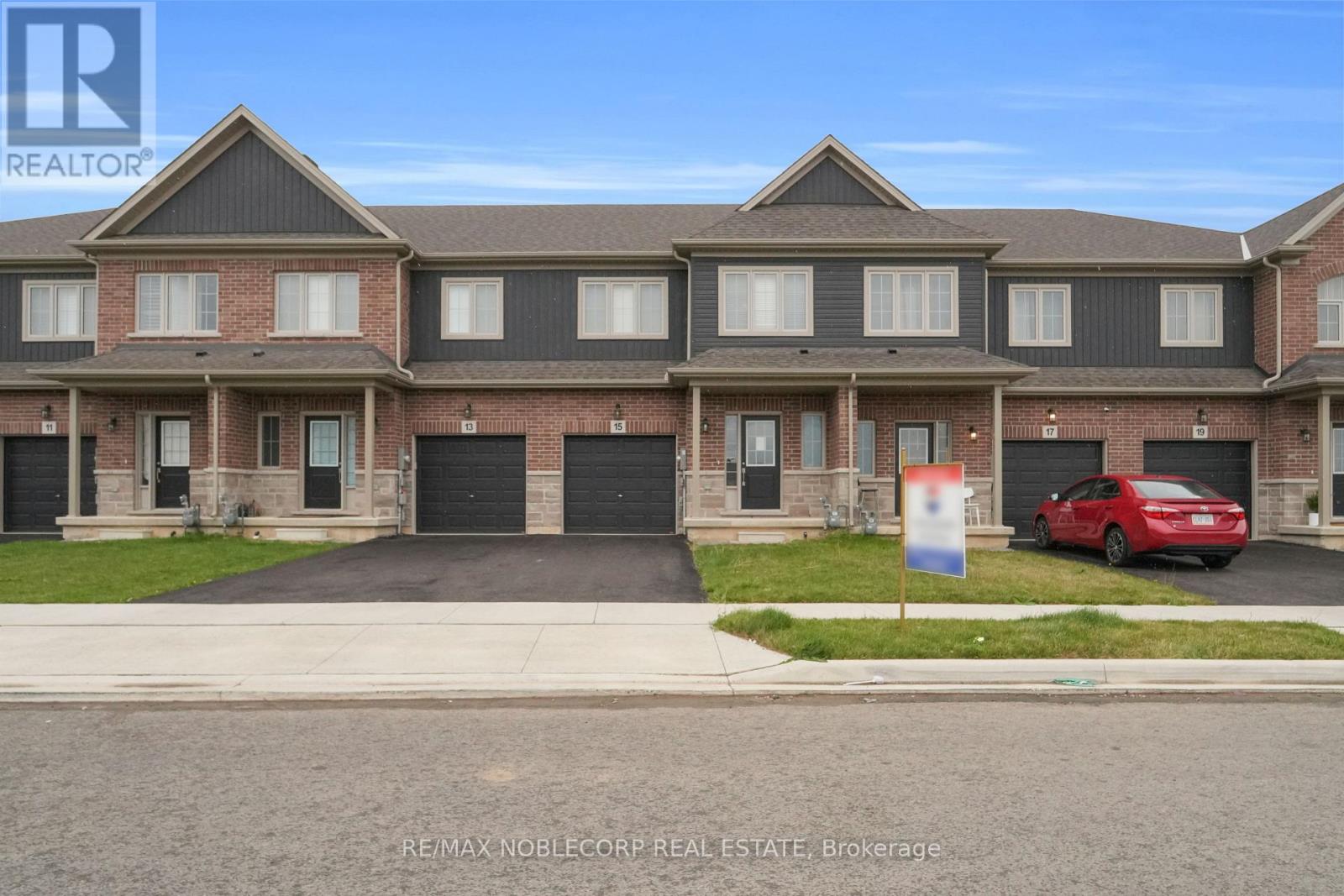 Photo 1 of 15 Lloyd Davies Way, Hamilton ON