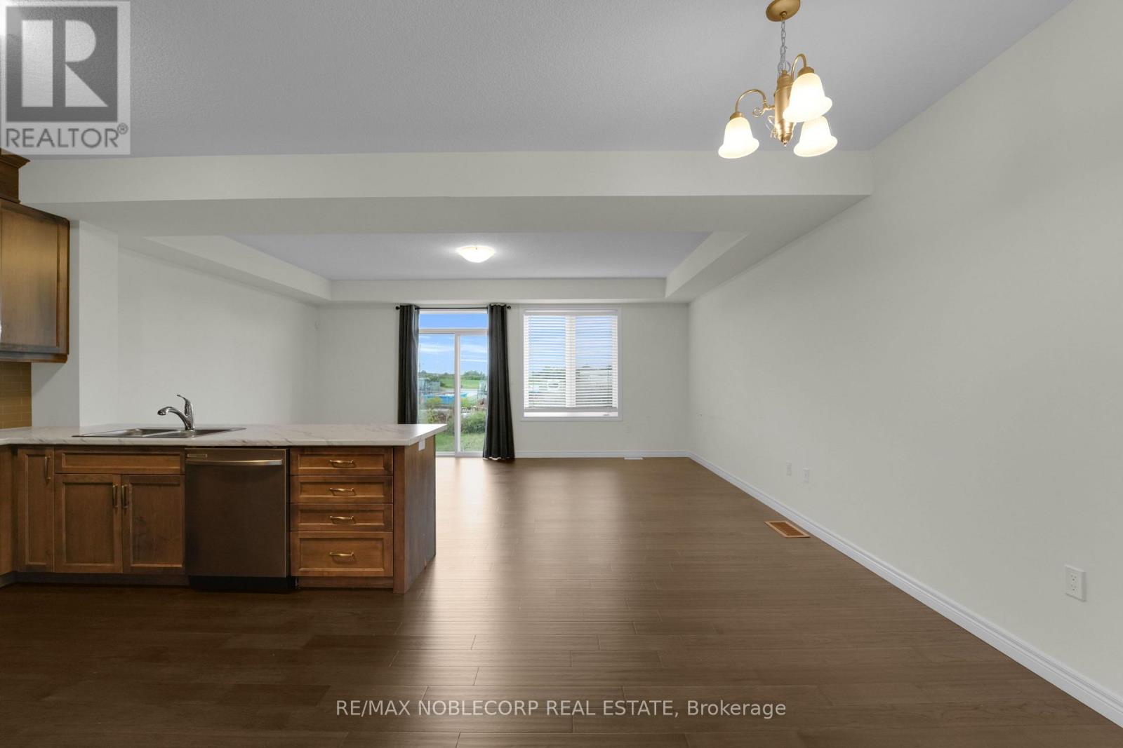 Photo 14 of 15 Lloyd Davies Way, Hamilton ON