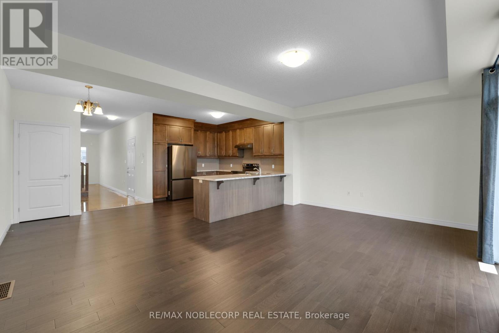 Photo 21 of 15 Lloyd Davies Way, Hamilton ON