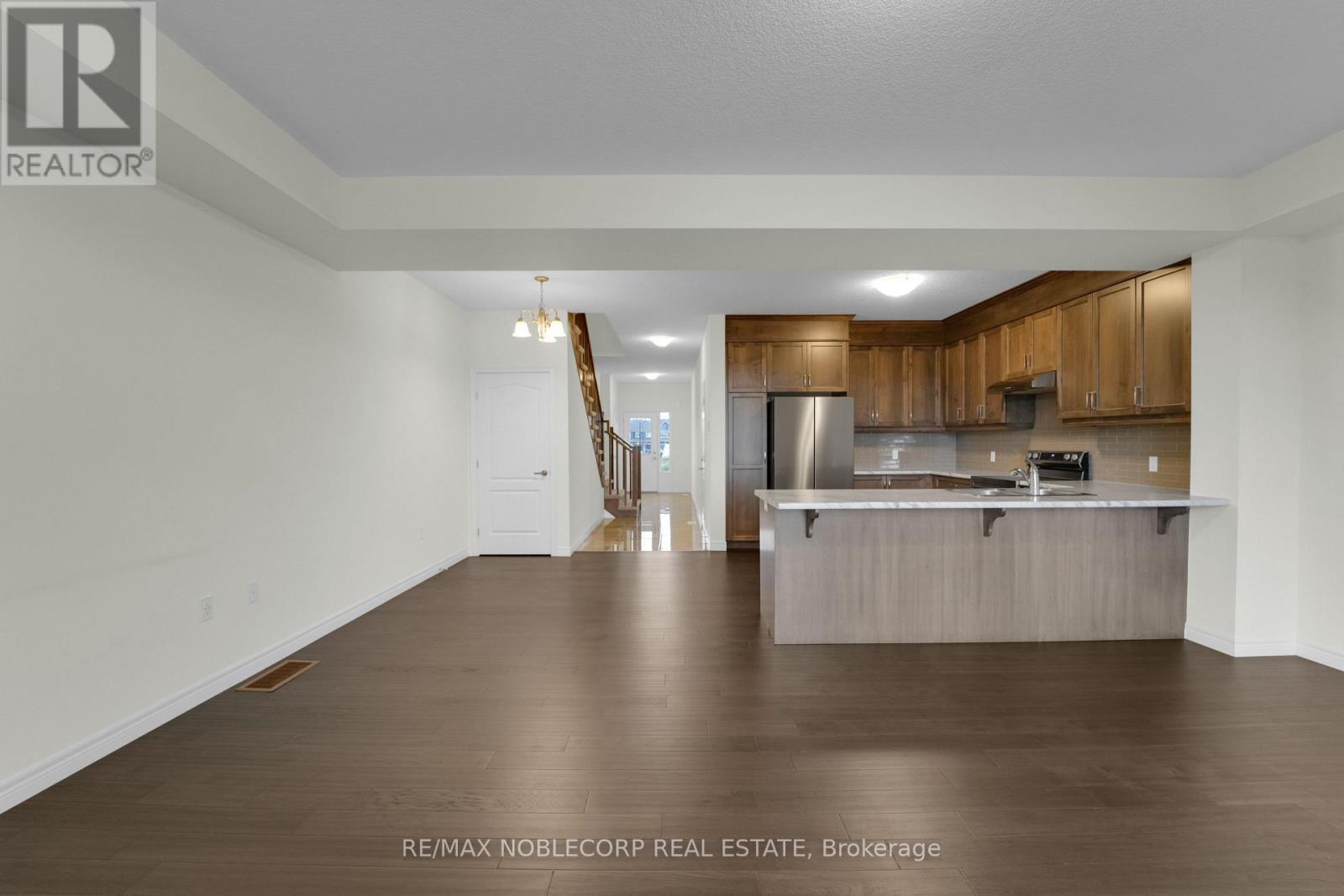 Photo 22 of 15 Lloyd Davies Way, Hamilton ON