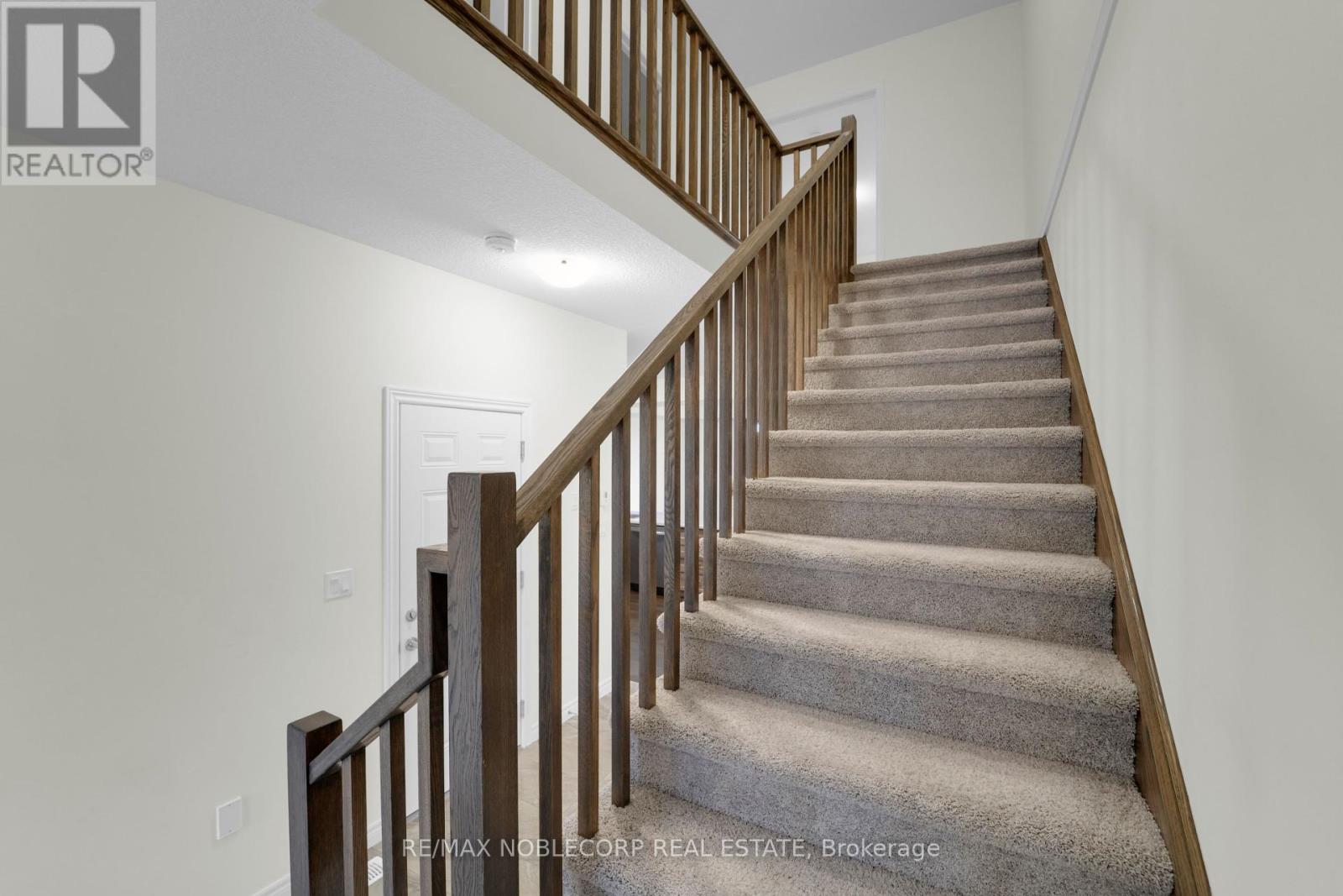 Photo 26 of 15 Lloyd Davies Way, Hamilton ON