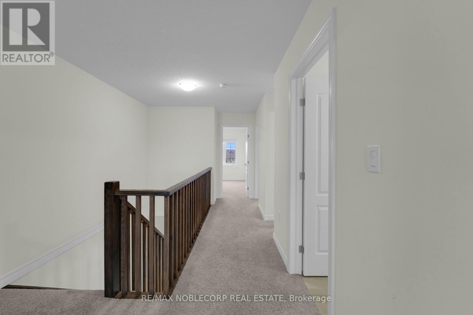 Photo 36 of 15 Lloyd Davies Way, Hamilton ON