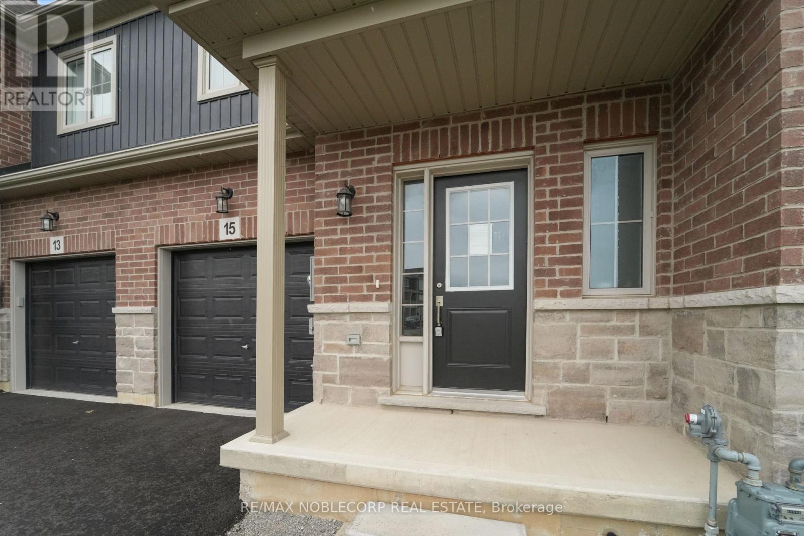 Photo 7 of 15 Lloyd Davies Way, Hamilton ON