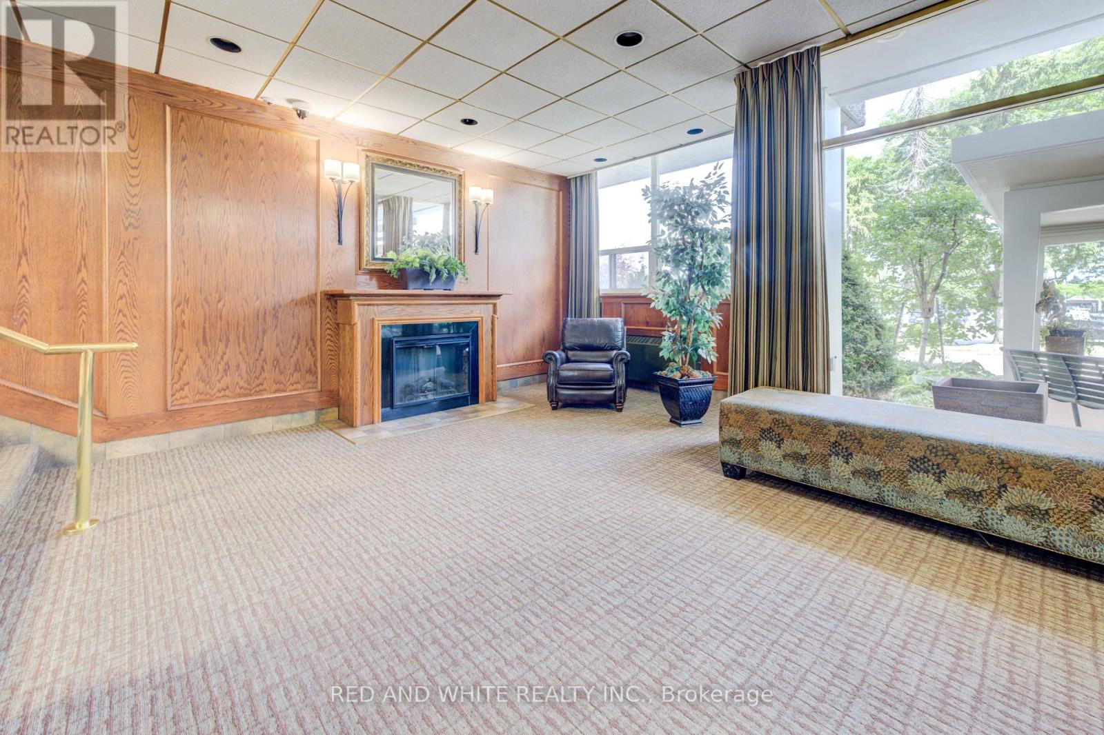 Photo 10 of 407 45 Westmount Road N, Waterloo ON
