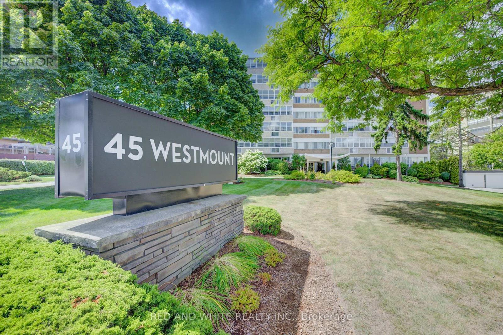 Photo 2 of 407 45 Westmount Road N, Waterloo ON