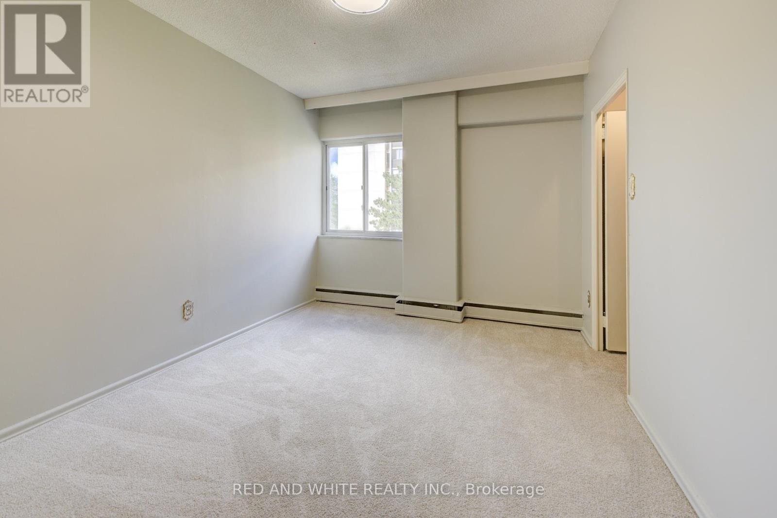 Photo 26 of 407 45 Westmount Road N, Waterloo ON
