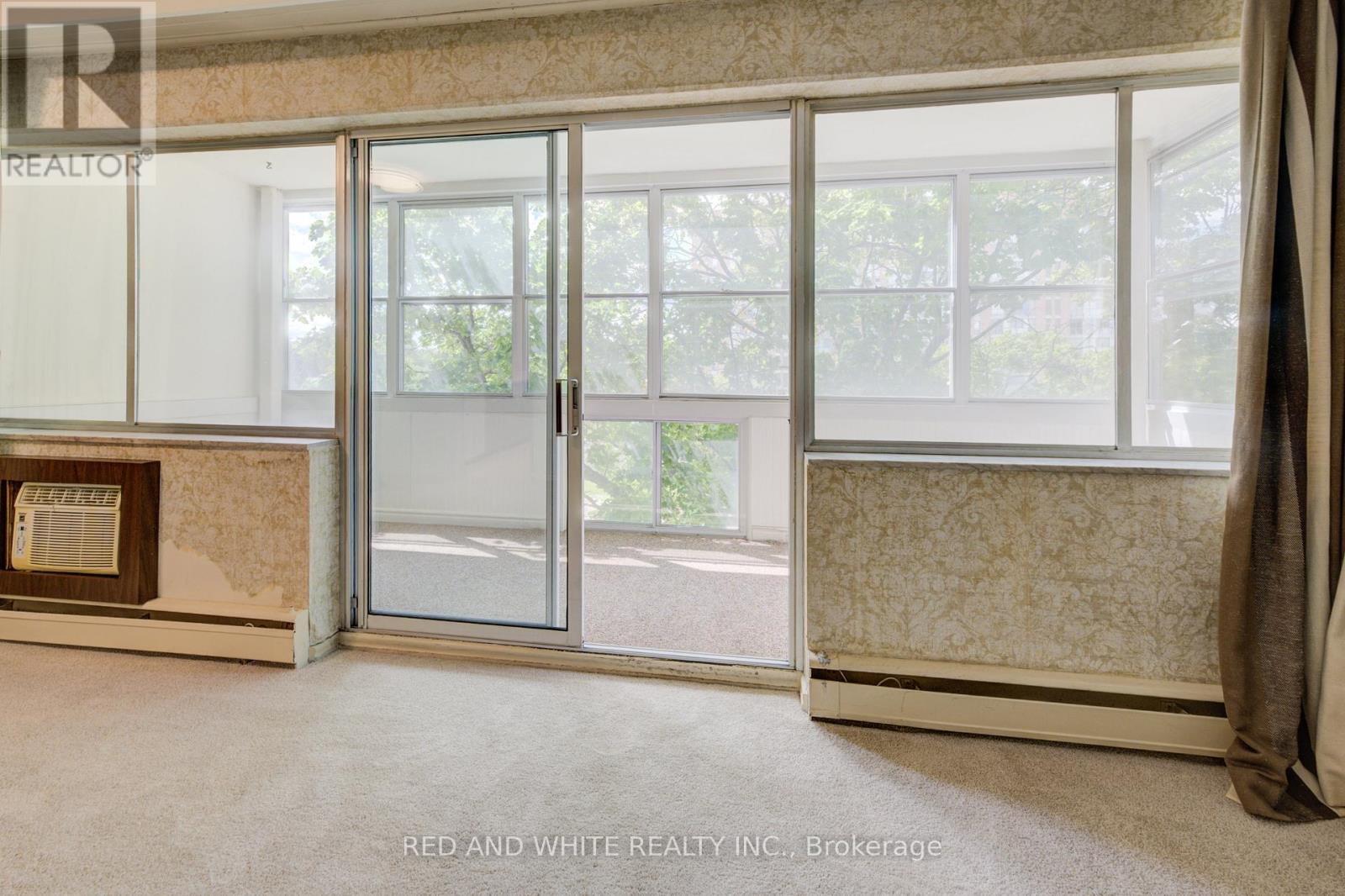 Photo 28 of 407 45 Westmount Road N, Waterloo ON