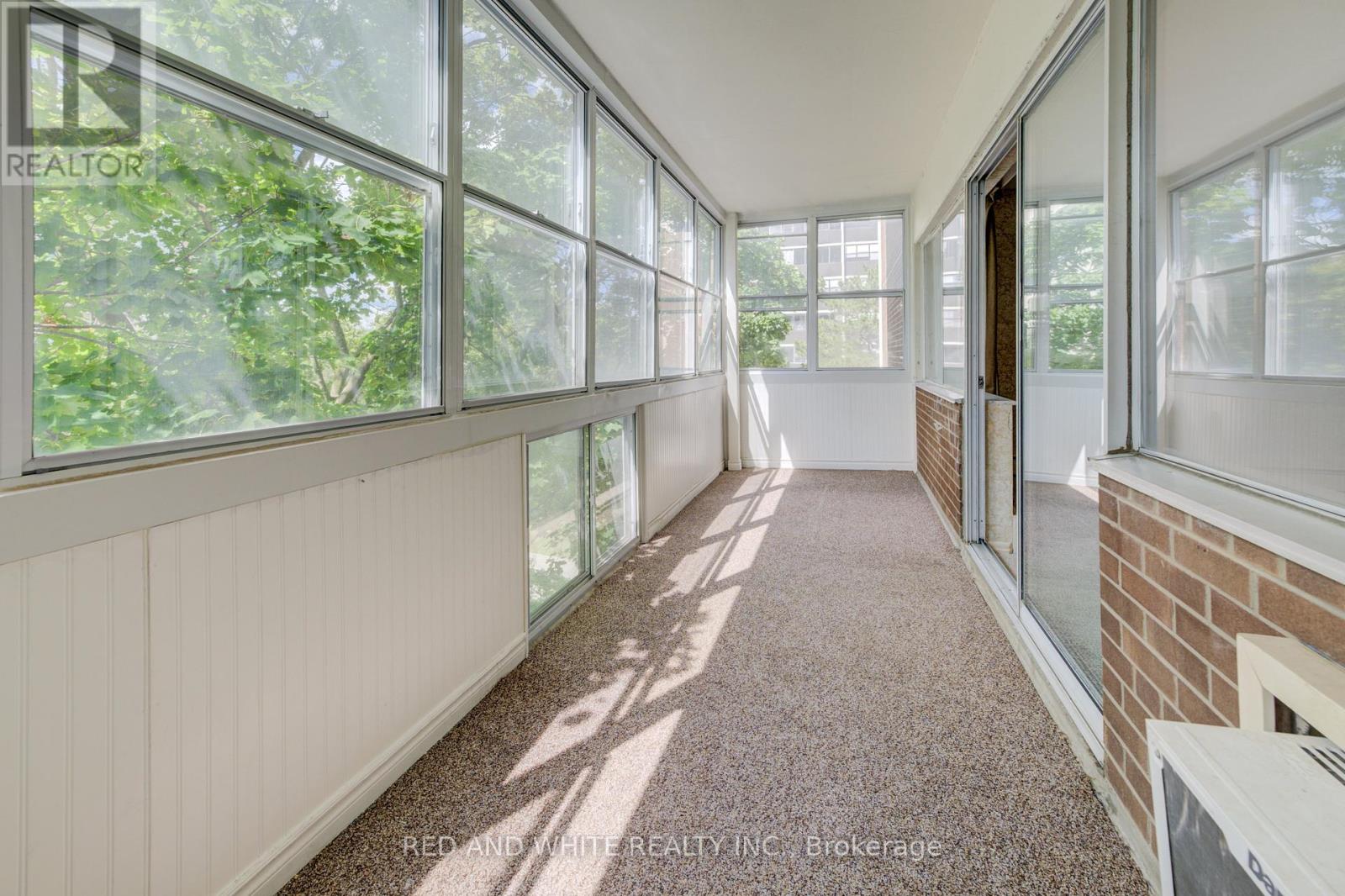 Photo 29 of 407 45 Westmount Road N, Waterloo ON