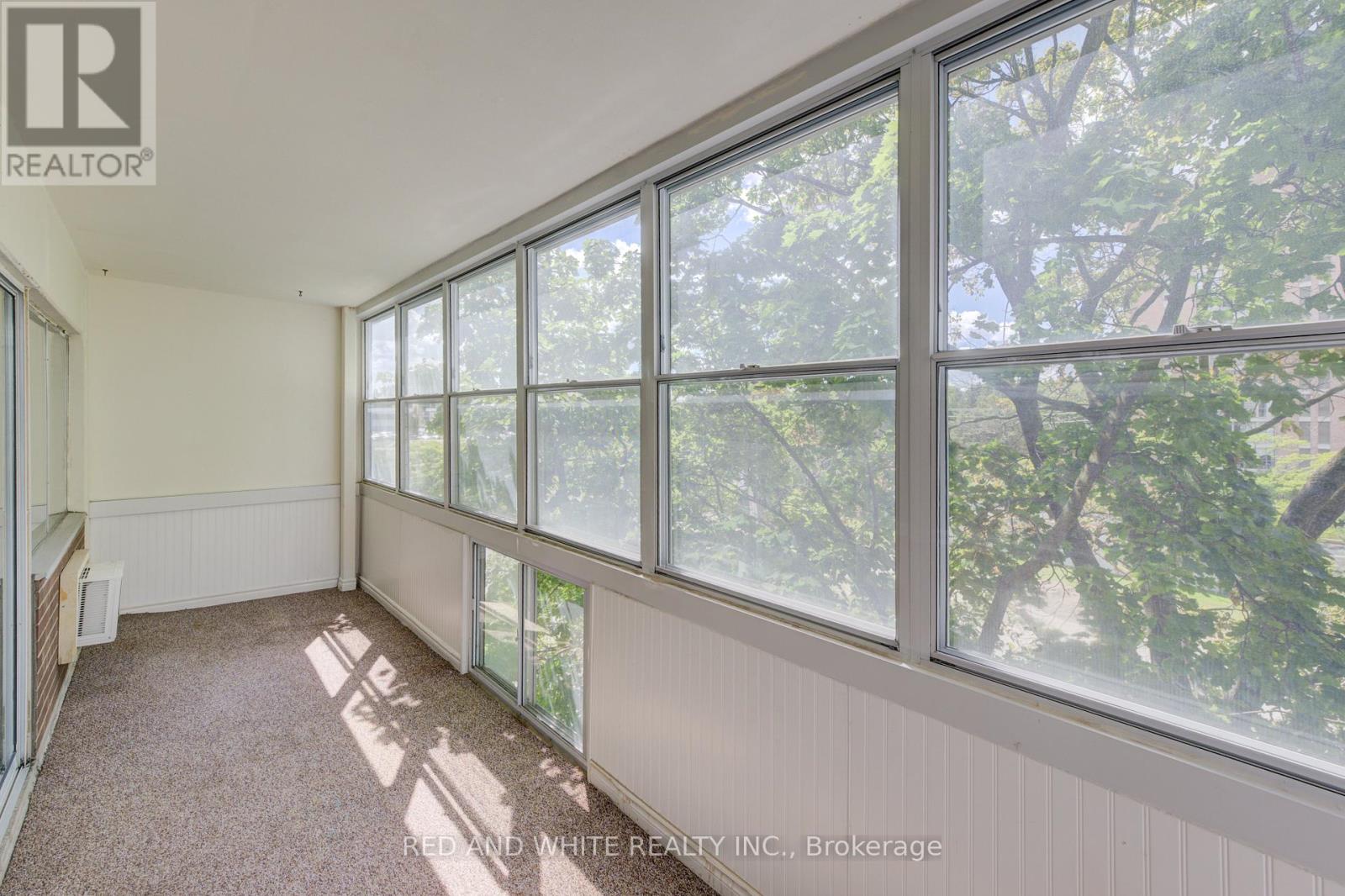 Photo 30 of 407 45 Westmount Road N, Waterloo ON