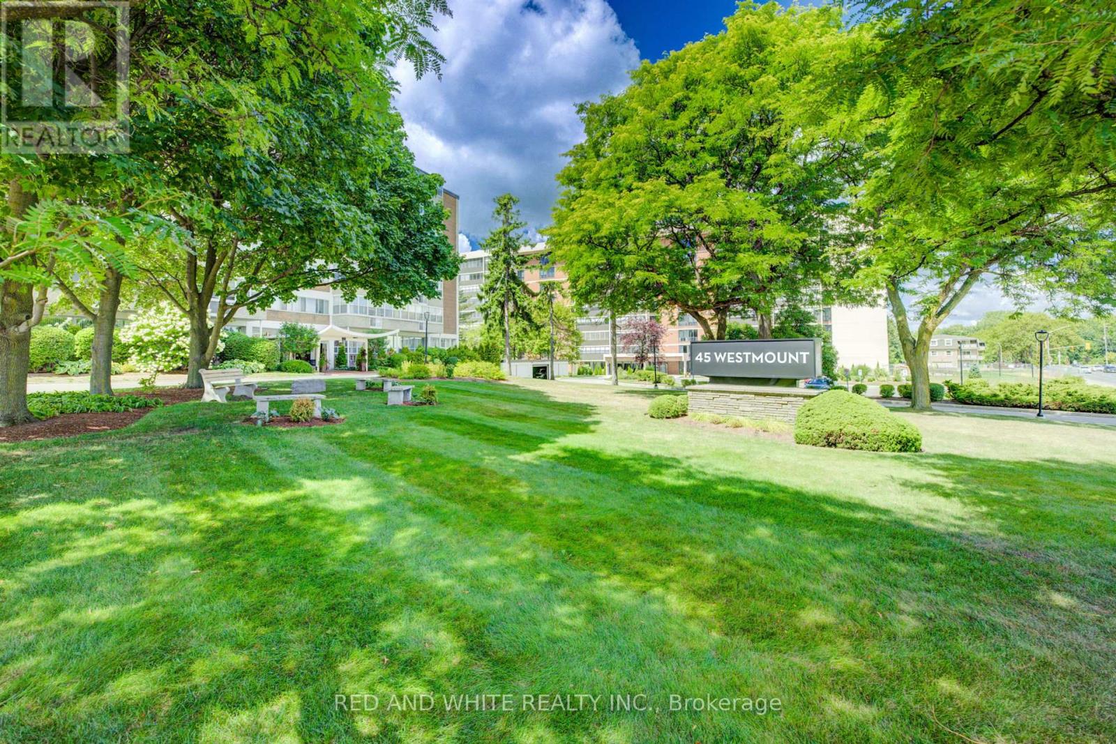 Photo 6 of 407 45 Westmount Road N, Waterloo ON