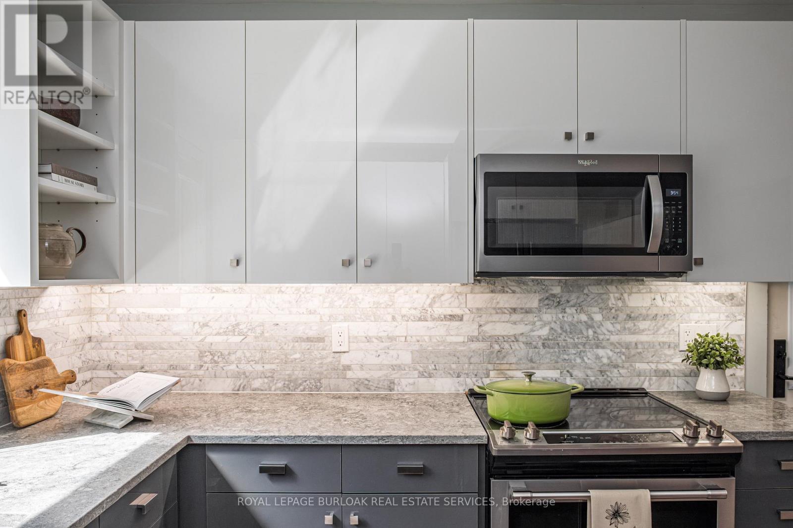 Photo 13 of 3 Oakwood Place, Hamilton ON