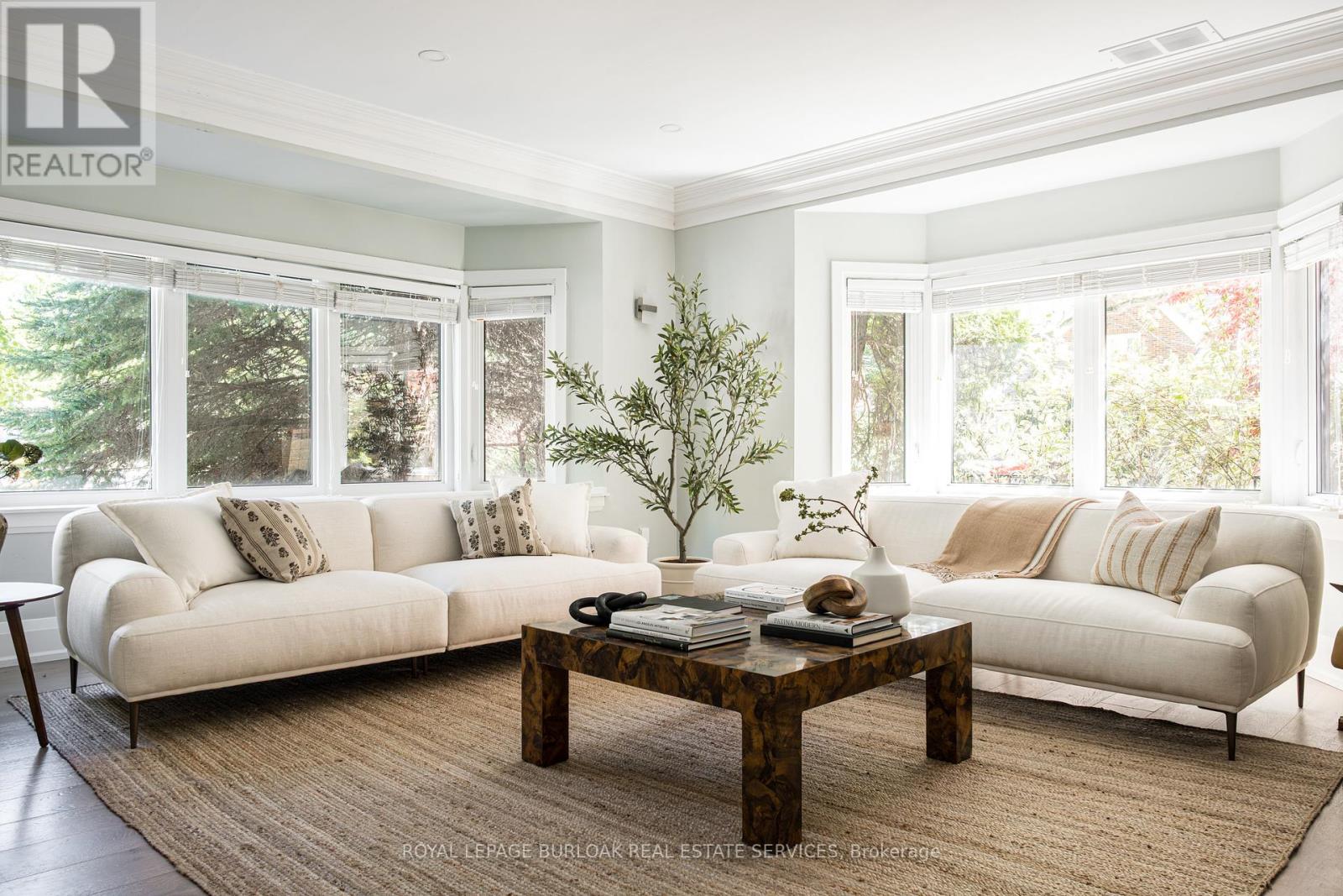 Photo 4 of 3 Oakwood Place, Hamilton ON