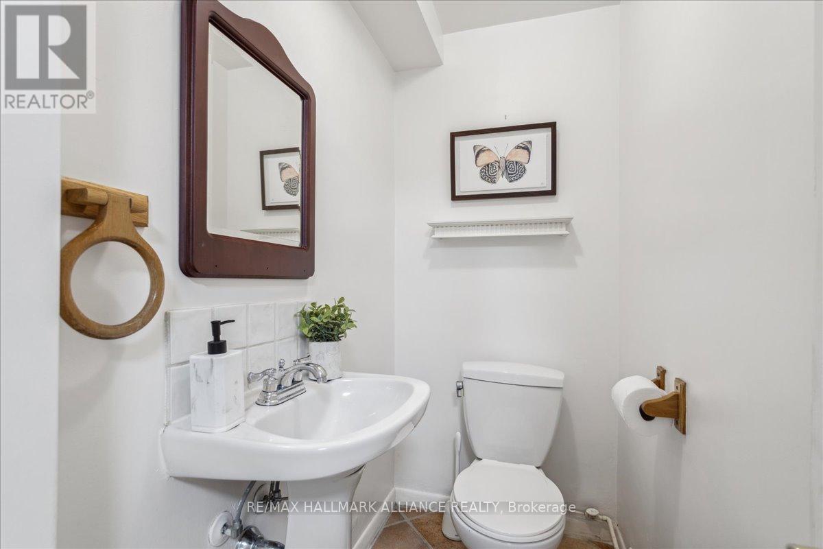 Photo 19 of 222 Alscot Crescent, Oakville ON